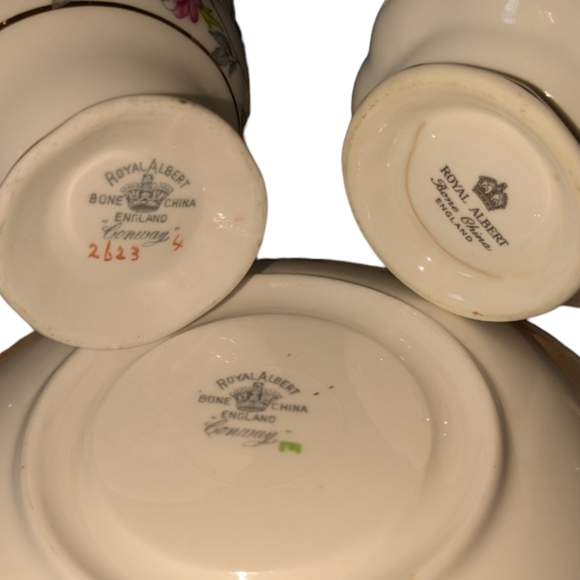 Royal Albert| x2 Bone China England Conway 25th Anniversary Tea Cups and Saucer - Picture 15 of 15
